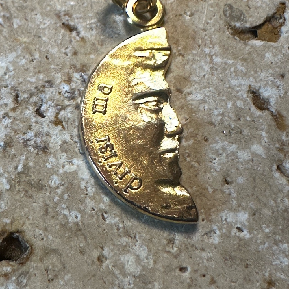 Uno A-Erre 18k Yellow Gold Italian Romantic Love Token Moon Charm Pendant - 3gr